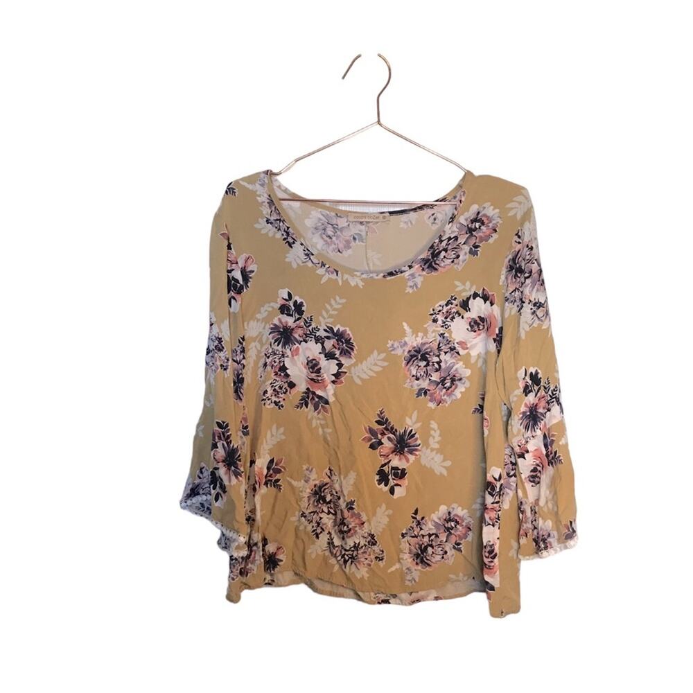 Coco’s Clozet floral blouse with detail on slightly flared sleeve medium